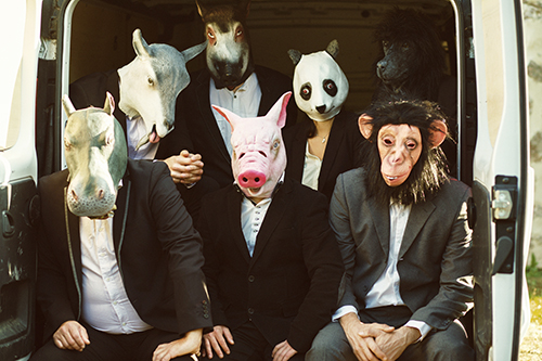 À poil ! À poil masqué oh hé oh hé …