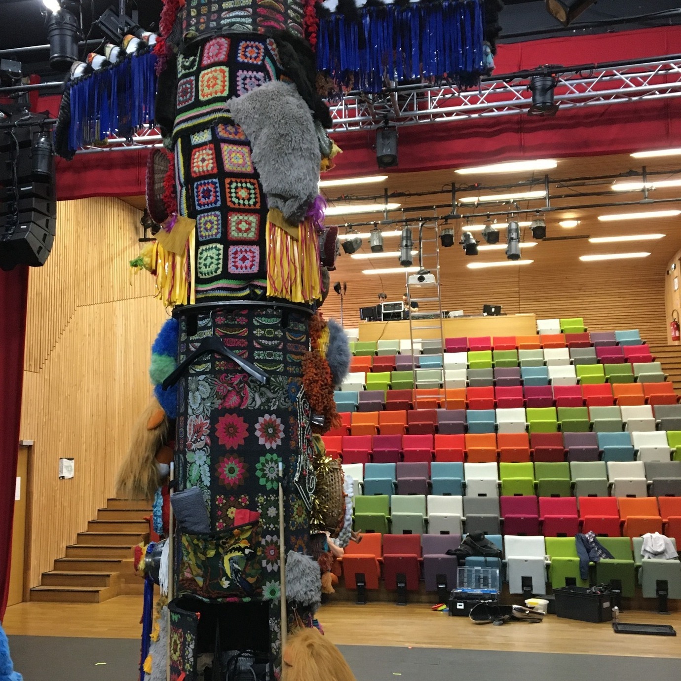 En montage aux Herbiers (85) « Cowboy ou indien ? »